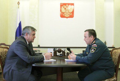 Глава ГУ МЧС по Кировской области и Фердауис Юсупов обсудили ход проведения поисковой операции двух мальчиков из Опаринского района Кировской области 