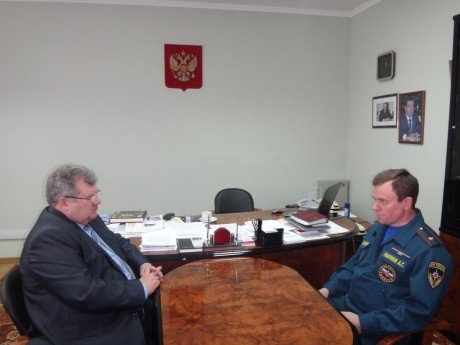 Обсуждены вопросы готовности сил и средств МЧС к противопаводковым мероприятиям 