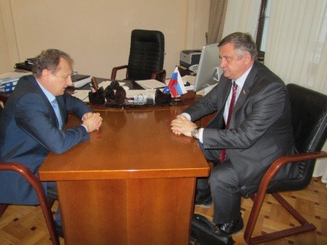 Алексей Бендусов провел рабочую встречу с мэром Сызрани Виктором Хлыстовым