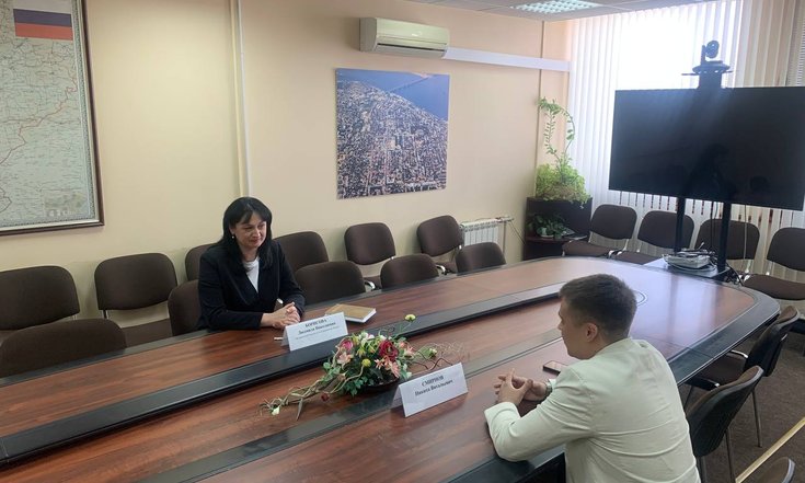 Федеральный инспектор Людмила Борисова встретилась с председателем Молодежного парламента при облдуме