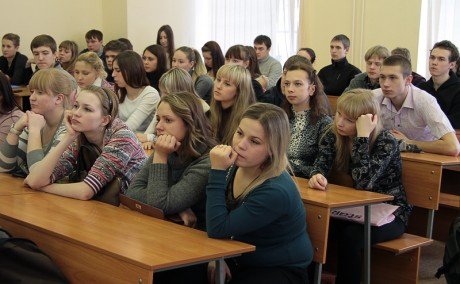 Фердауис Юсупов провел встречу со студентами кировских вузов