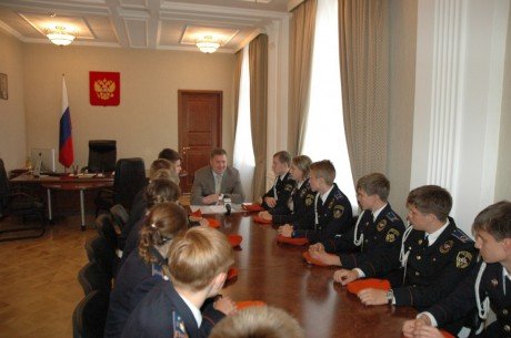 Дмитрий Каденков встретился с участниками окружного финала военно-спортивной игры «Зарница Поволжья»