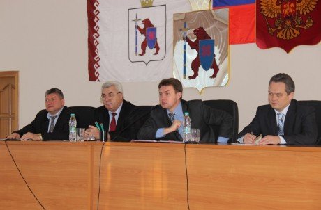 Темы рабочей поездки в Волжск – стабильное функционирование ЖКХ и развитие малого предпринимательства