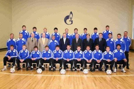 Оренбургский футбольный клуб «Газовик» возвращается с победой