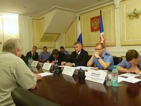 Олег Веселков провел первый личный прием граждан 