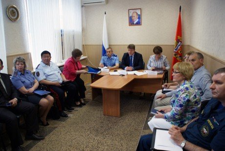Мобильная приёмная Президента РФ провела тематический приём по вопросам защиты детей