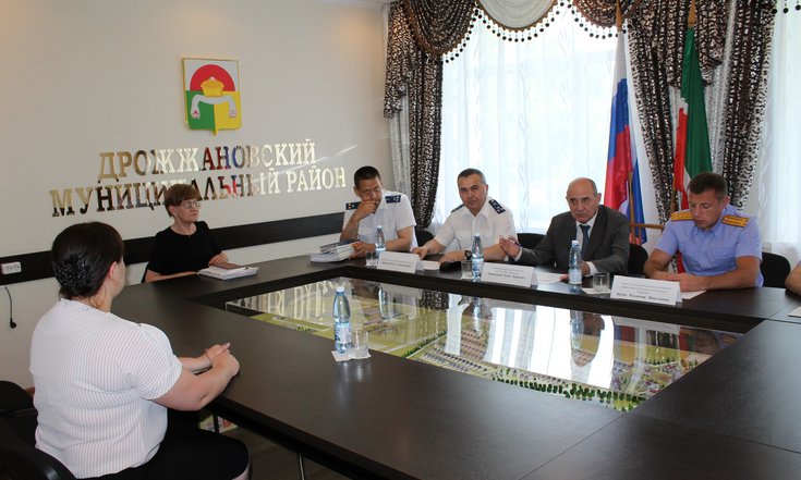 Главный федеральный инспектор провёл приём граждан в Дрожжановском районе