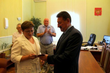 Иван Костанов вручил удостоверение федеральному судье