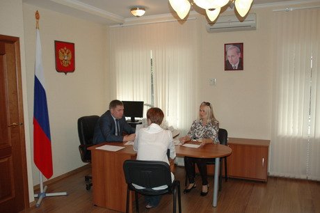 Дмитрий Каденков провел личный прием граждан