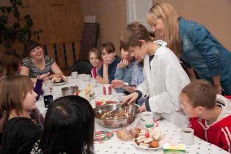 В рамках реализации проекта «Вкусная традиция» слушатели МАГУ приехали в Свечинский детский дом Кировской области