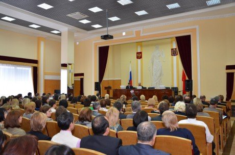 Судьям Оренбуржья вручены удостоверения за подписью Президента России