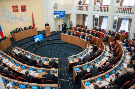 Оренбургские парламентарии рассмотрели ход к подготовке празднования к 70-летию Победы в Великой Отечественной войне 