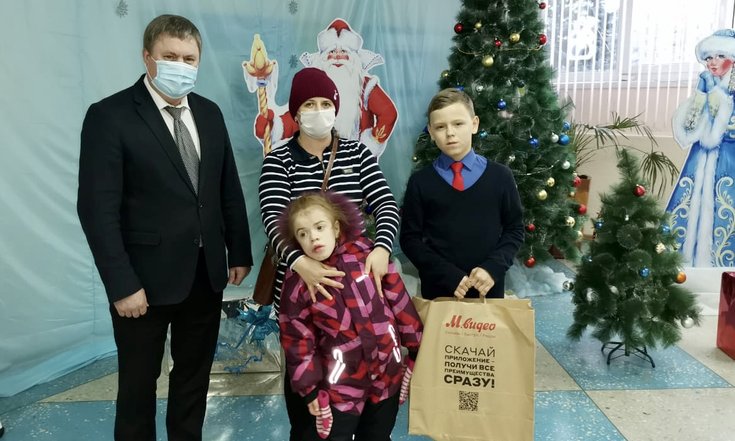 Главный федеральный инспектор по Пензенской области Дмитрий Каденков принял участие в акции «Ёлка желаний»