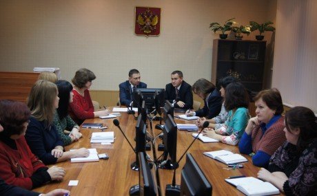 Сергей Валенков вручил благодарственные письма отличившимся сотрудникам Управления Росфиннадзора по Нижегородской области