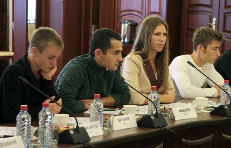 В аппарате главного федерального инспектора состоялась встреча ректоров ведущих ВУЗов города с выпускниками интернатных учреждений