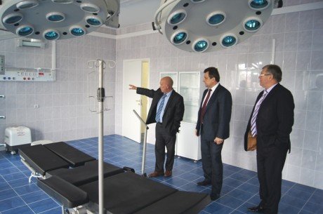 Павел Жданов посетил открывшийся хирургический корпус Борской центральной районной больницы