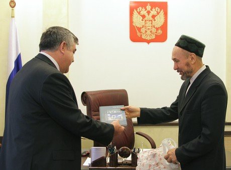 Кировские мусульмане в преддверии Олимпиады в Сочи организовали акцию по сбору подписей за мир и согласие