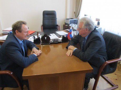 Диалог главного федерального инспектора по Самарской области с представителями партий