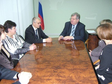 Александр Пыков вручил удостоверения федеральным судьям 