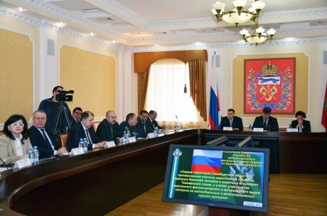 Совершенствовать взаимодействие территориальных органов федеральных структур в условиях Таможенного союза