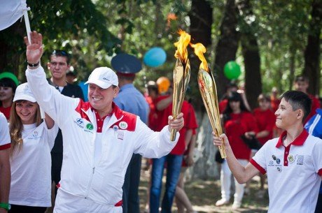 Оренбург принял Эстафету Огня ХXVII Всемирной летней Универсиады