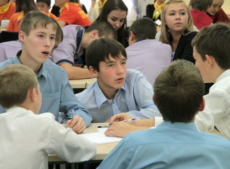 Умники и умницы из детских домов Кировской области поборются за звание победителей регионального клуба знатоков «Ума палата»