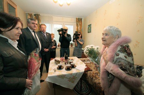 Жительница Кирова получила персональное поздравление от Президента России Владимира Путина