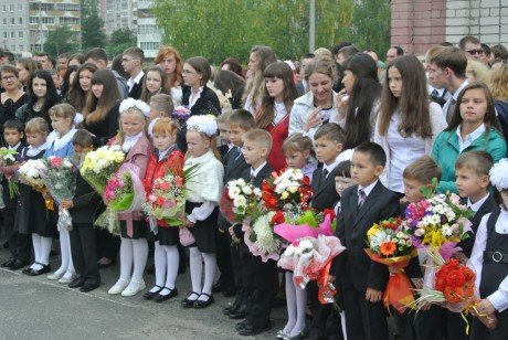 Главный федеральный инспектор по Республике Марий Эл поздравил учащихся с Днем знаний