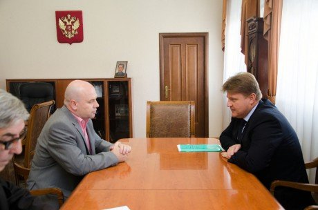 Обсуждены вопросы общественно-политической жизни региона и подготовки к новому учебному году