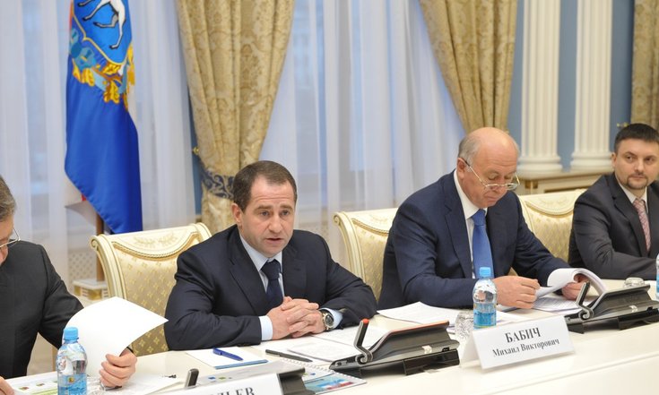Михаил Бабич и Игорь Васильев оценили качество оказания госуслуг населению на базе МФЦ