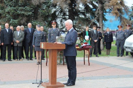 В честь 90-летия со дня образования патрульно-постовой службы в Ульяновске прошел общегарнизонный строевой смотр
