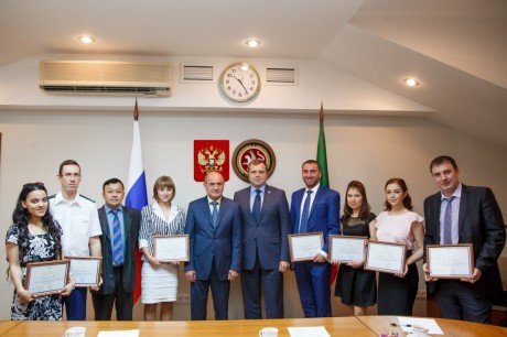 Вручены сертификаты участникам молодежного состава резерва полномочного представителя Президента РФ в ПФО 