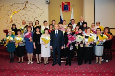 Жители области награждены за достойное воспитание детей