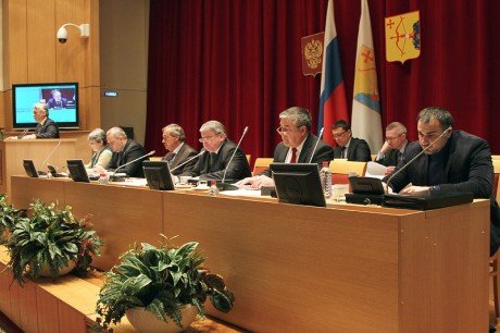 Состоялось первое пленарное заседание Законодательного Собрания Кировской области в 2013 году