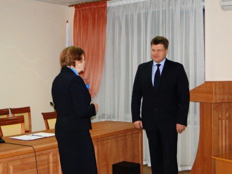 Вручено удостоверение судье Арбитражного суда