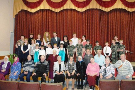 В Дом ветеранов – с субботником и концертом