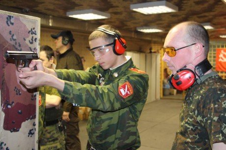 Кадеты Башкортостана смогли пострелять из оружия Победы - пистолета-пулемета Шпагина (ППШ)