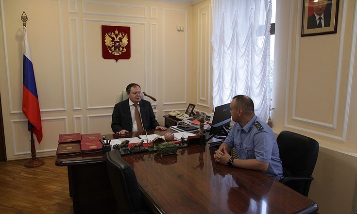 06.08.2025_Виктор Демидов провел встречу с кандидатом на должность
