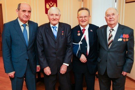 Лениногорские ветераны выступили с инициативой по строительству памятников труженикам тыла в честь 70-летия Великой Победы 