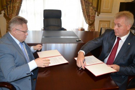 Подписано Соглашение о взаимодействии главного федерального инспектора по Пермскому краю и уполномоченного по защите прав предпринимателей