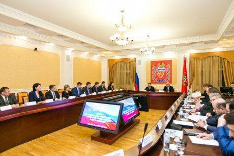 Михаил Бабич провёл совещание с руководителями предприятий Оренбуржья