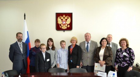 В Чувашии поздравили лауреатов Окружной выставки прикладного творчества воспитанников детских домов