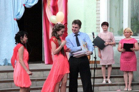 Выпускной вечер: со школьной скамьи – на студенческую