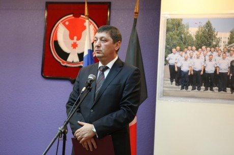 Сотрудники уголовного розыска МВД по Удмуртской Республике принимают поздравления 