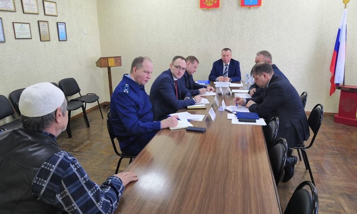 Виталий Сластной провел прием граждан в Новобурасском районе