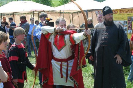 Участники клубов исторической реконструкции продемонстрировали боевое мастерство