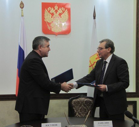 Фердауис Юсупов подписал соглашение о сотрудничестве с уполномоченным по защите прав предпринимателей  Кировской области