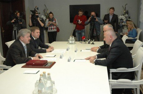 Дмитрий Каденков принял участие рабочей встрече с членом Совета Федерации Андреем Клишасом