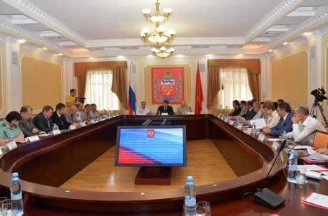 Строго соблюдать законодательство об оплате труда