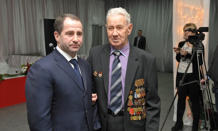 Михаил Бабич поздравил Героев Отечества